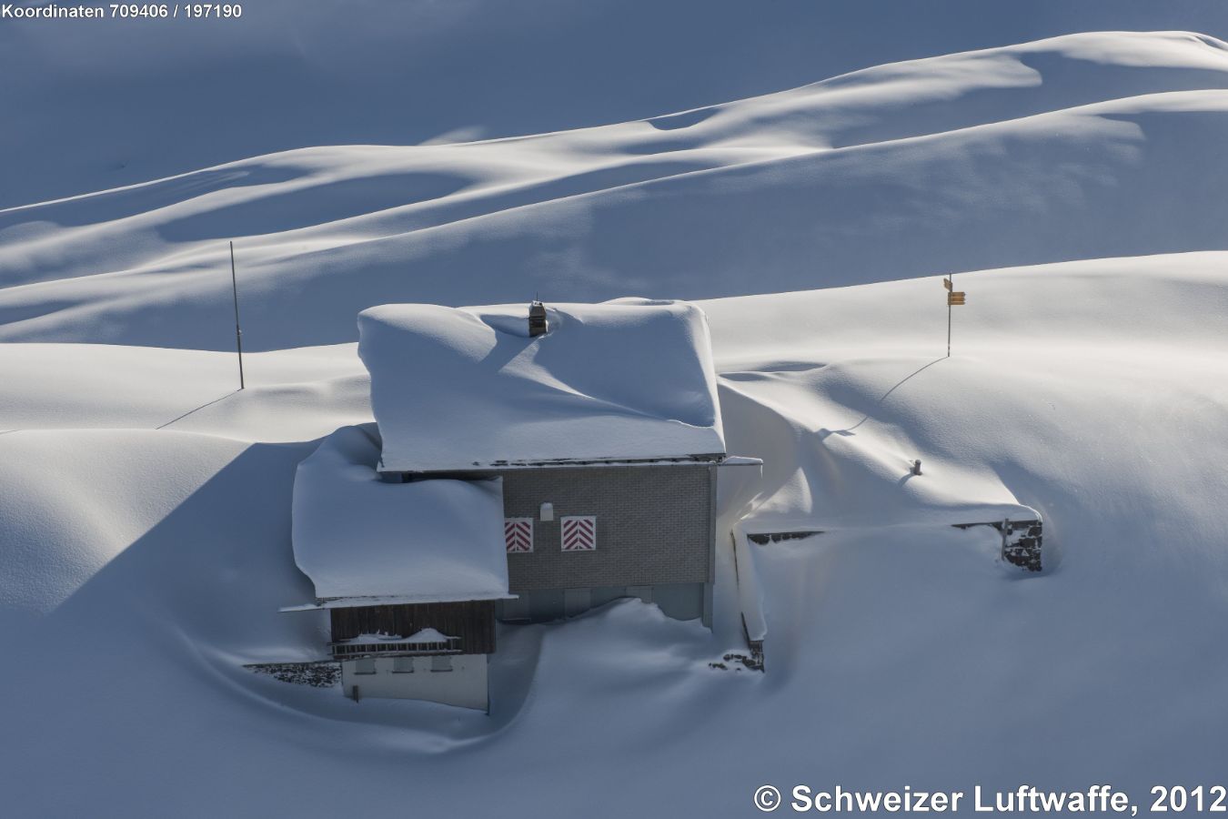 Glattalphütte (1894 m.ü.M.), Position 2'709'401.72, 1'197'255.97 - 1927 errichtet und ideal für einen Aufenthalt mit Kindern geeignet. Im Sommer ist die Glattalp mit der kleinen Pendelbahn Sahli-Glattalp vom Sahliboden aus zu erreichen.
